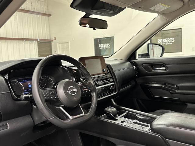 2022 nissan pathfinder sv 2wd