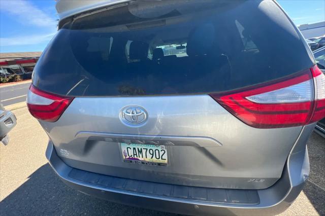 2017 toyota sienna xle