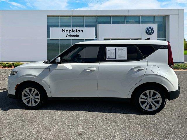 2022 kia soul lx