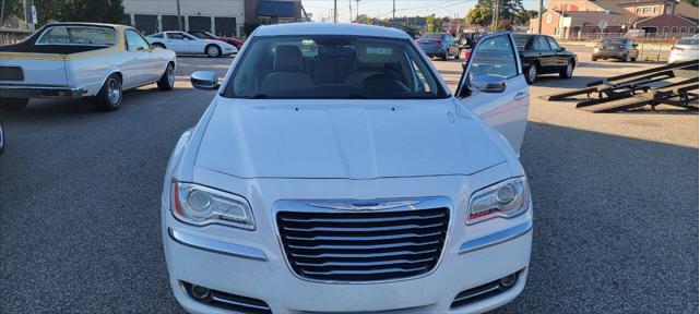 2011 chrysler 300 base