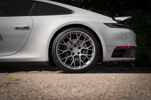 2023 porsche 911 carrera