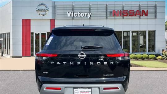 2024 Nissan Pathfinder platinum