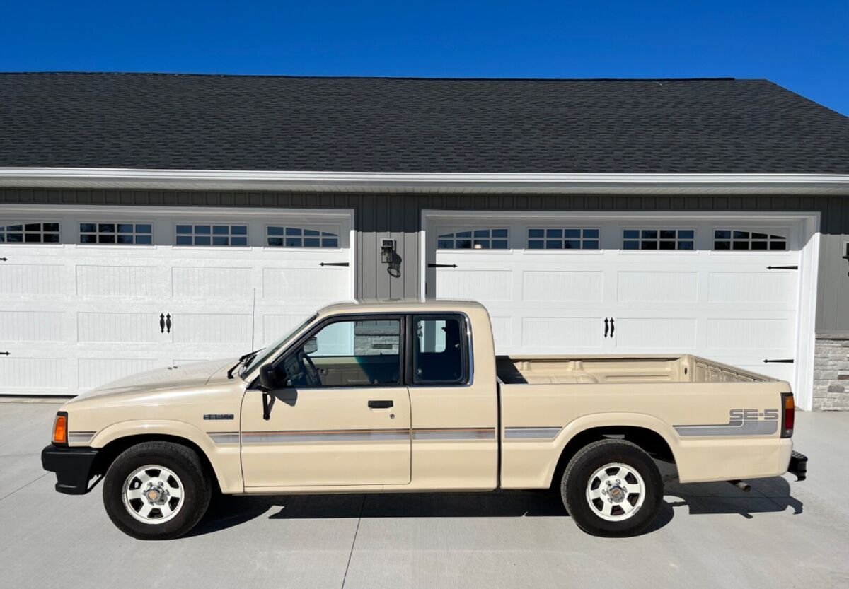 1988 mazda b2200 pickup truck cab plus