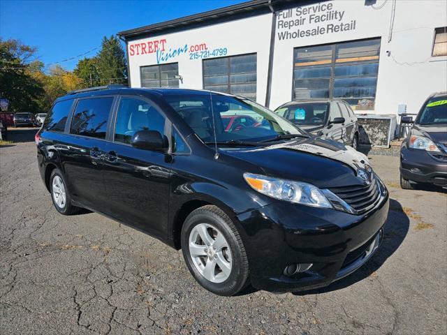 2011 toyota sienna le