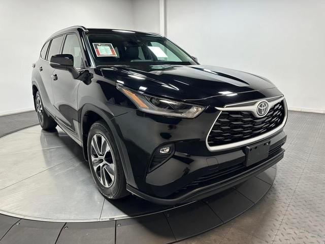 2021 toyota highlander xle