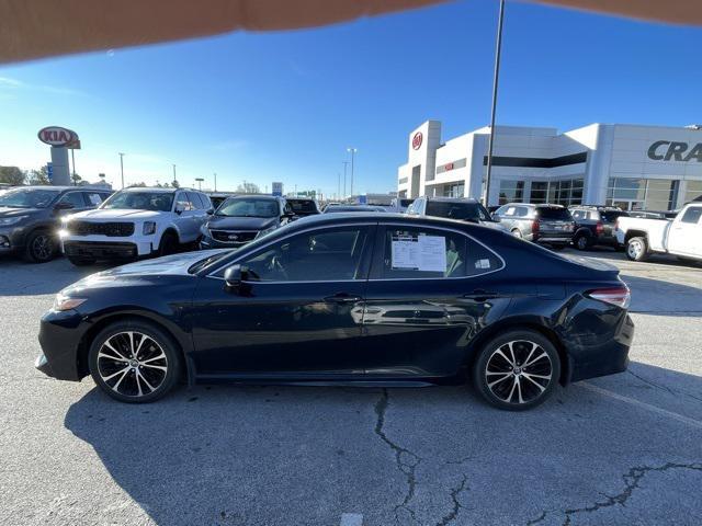 2019 toyota camry se