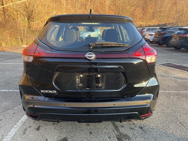 2022 nissan kicks s