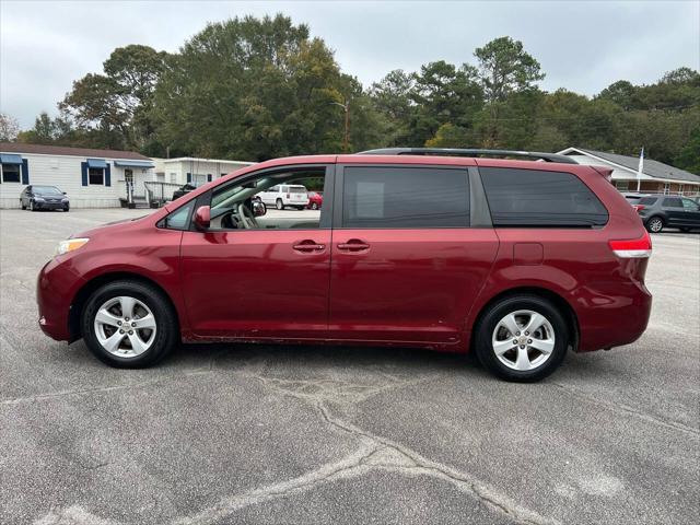 2012 toyota sienna le