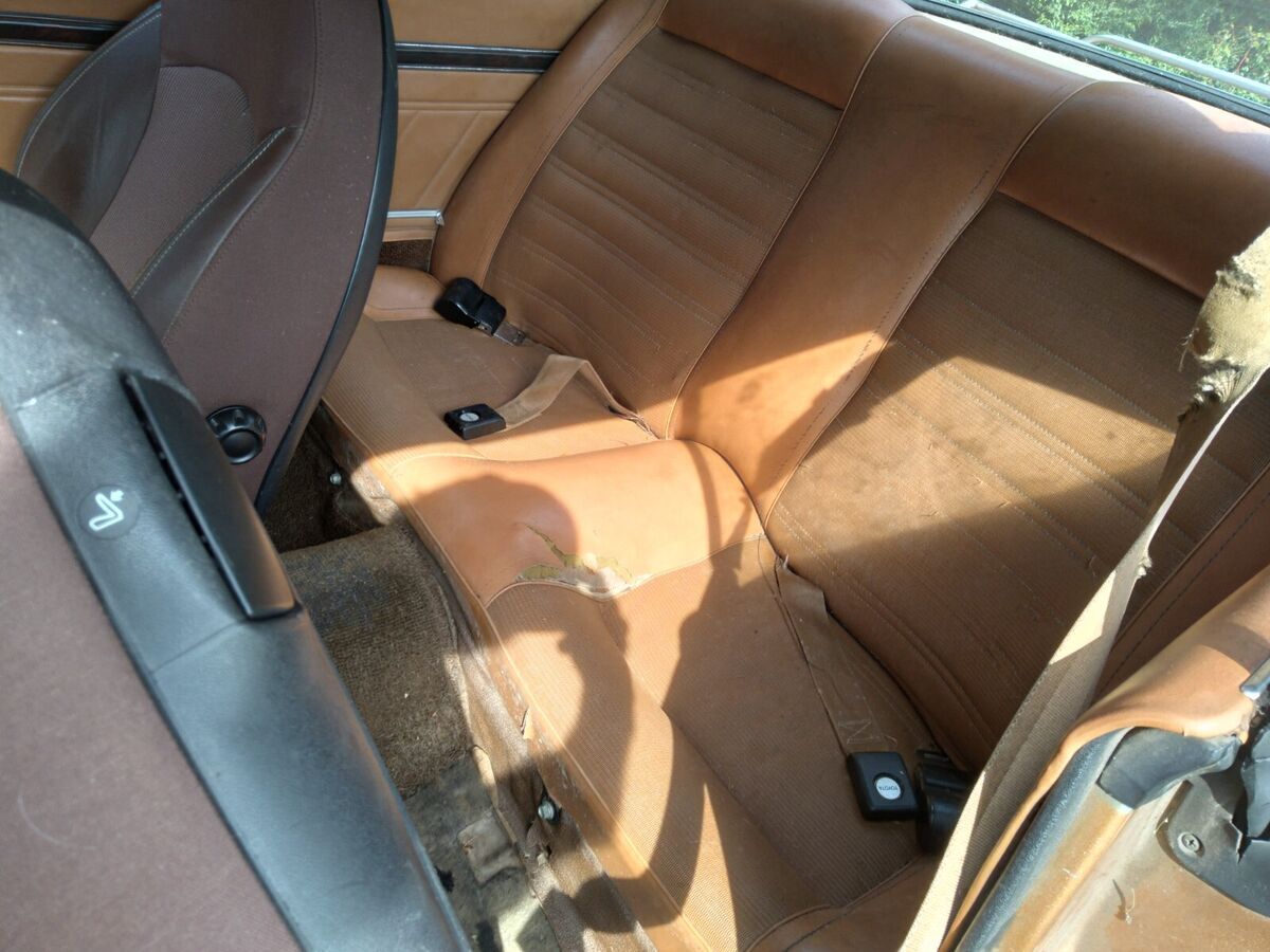 original 18rc, new wp and timing chains, 5 sp, all original except for fr seats