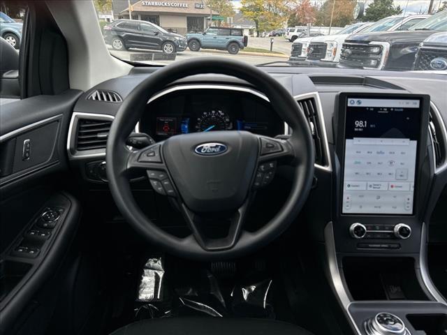 2021 ford edge se