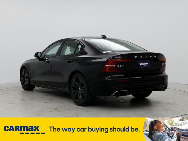 2022 volvo s60 b5 momentum