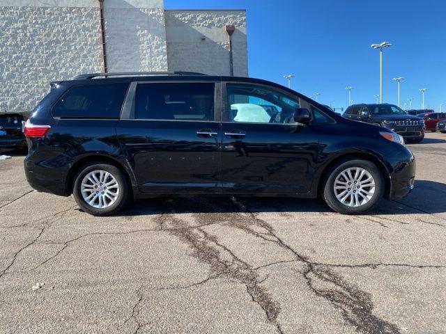 2016 toyota sienna xle