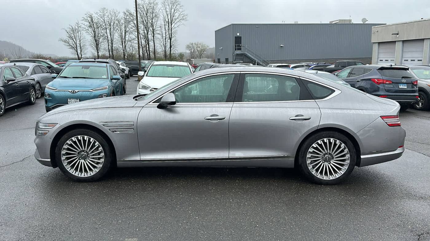 2023 genesis electrified g80 base
