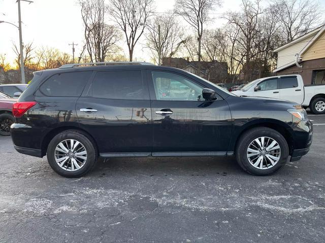 2018 nissan pathfinder sv