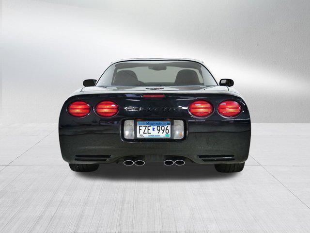 2004 chevrolet corvette base