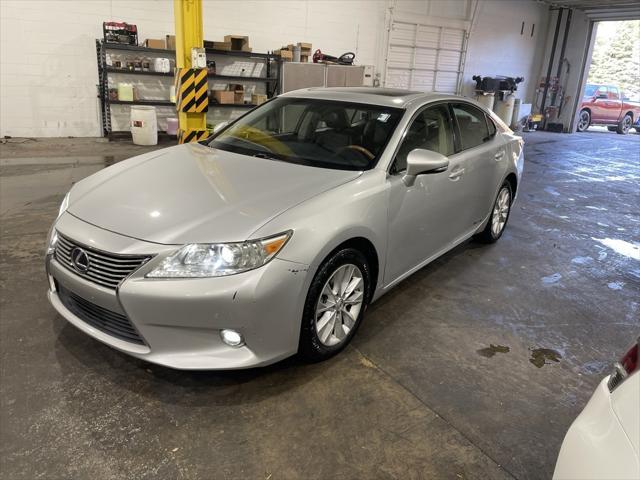 2014 lexus es 300h base