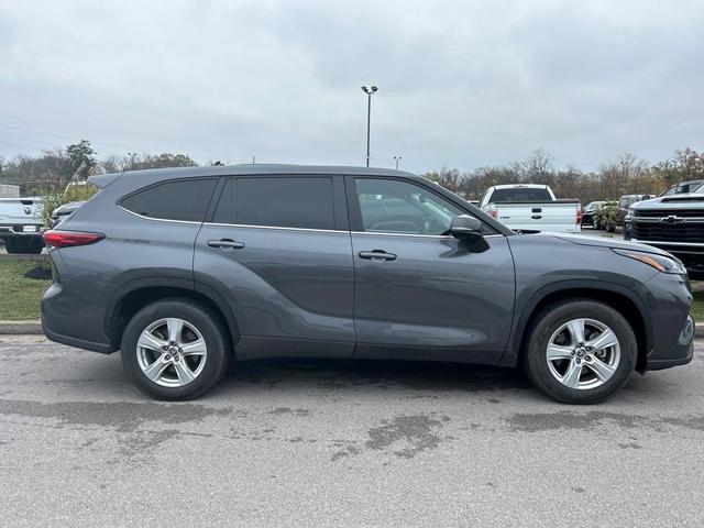 2023 toyota highlander le