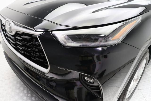 2021 toyota highlander le