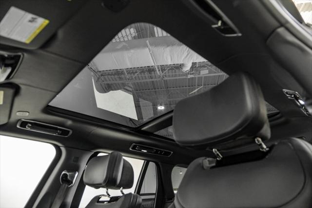 2023 land rover range rover sv