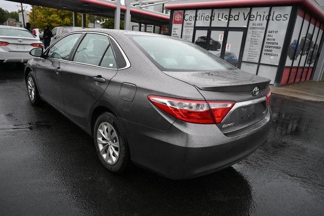2017 toyota camry le