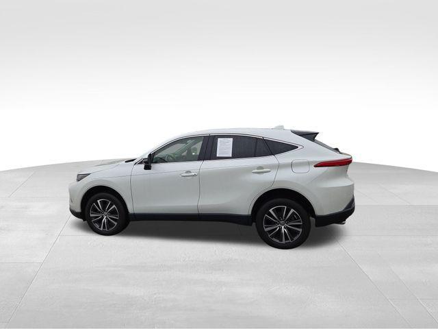 2022 toyota venza le