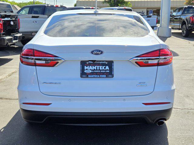 2020 ford fusion se