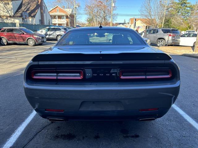 2019 dodge challenger gt