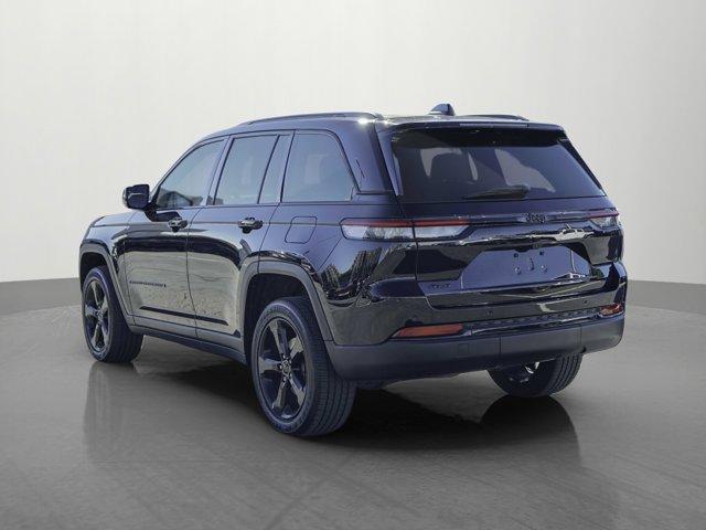 2022 jeep grand cherokee altitude