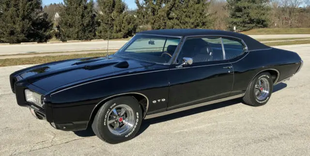pontiac gto sport coupe