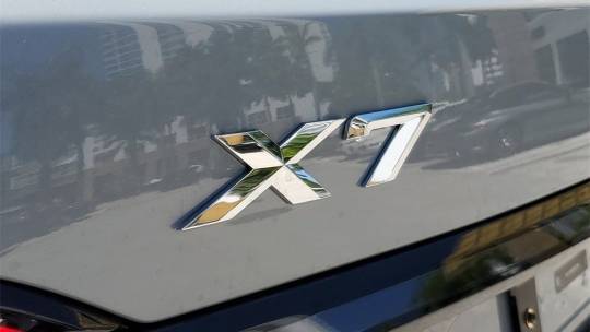 2025 BMW X7