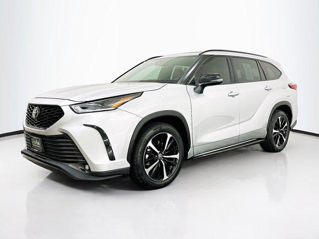 2021 toyota highlander xse