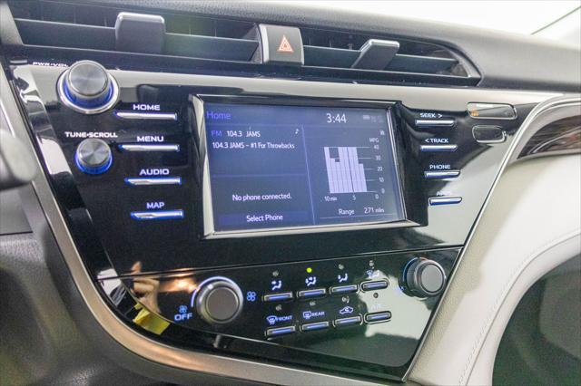 2019 toyota camry le