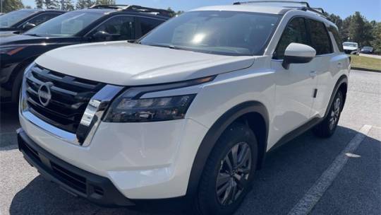 2024 Nissan Pathfinder sv