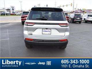 2024 Jeep Grand Cherokee altitude
