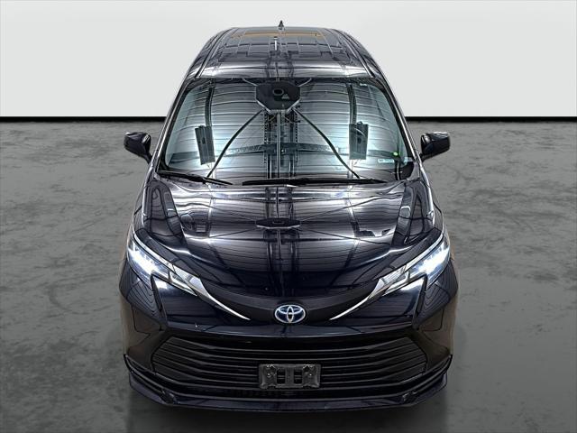 2022 toyota sienna le