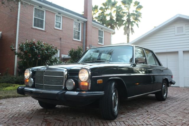 1976 mercedes 300d. cold ac. turn key. no reserve