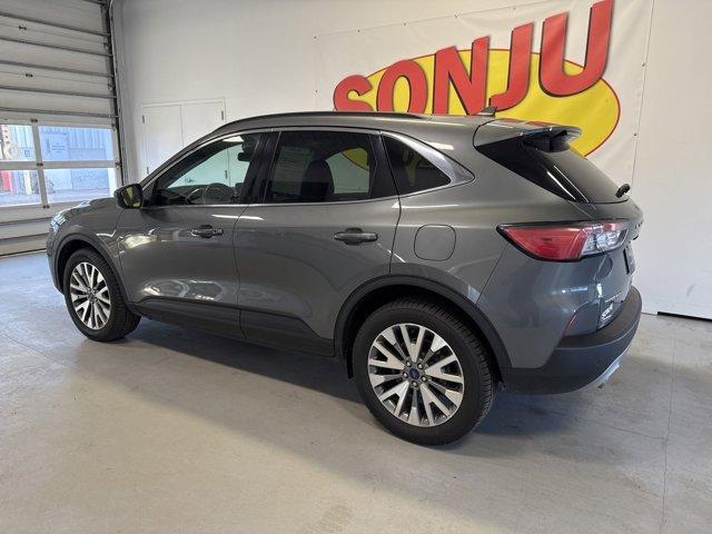 2022 ford escape titanium