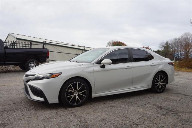 2023 toyota camry se