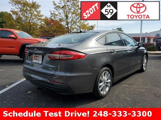 2019 ford fusion hybrid se