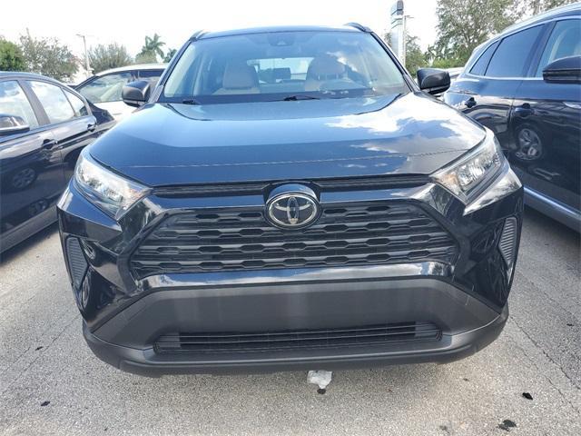 2019 toyota rav4 le