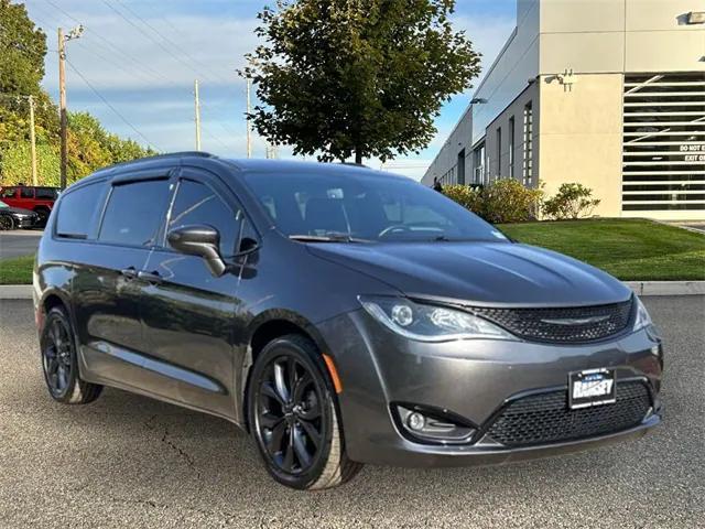 2020 chrysler pacifica touring l