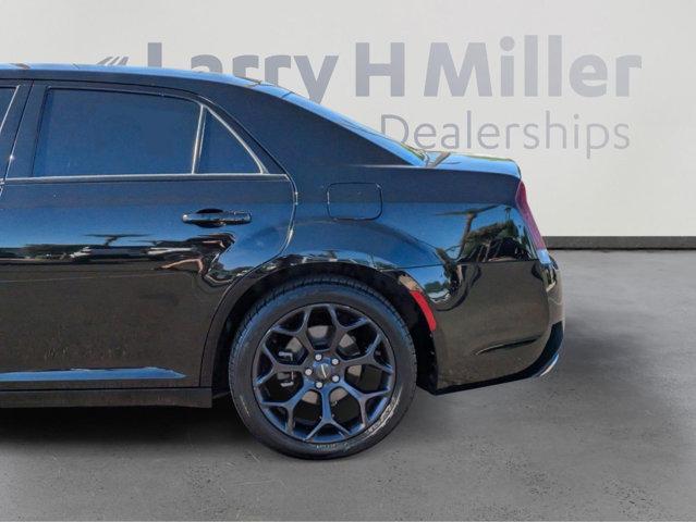 2019 chrysler 300 touring