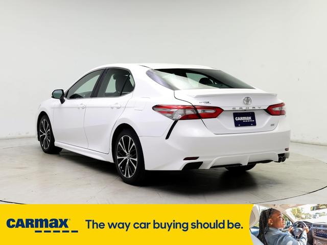 2018 toyota camry se