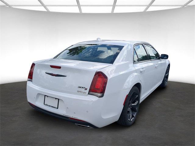 2022 chrysler 300 s