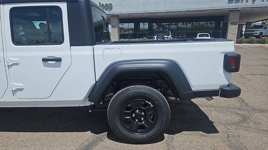 2024 Jeep Gladiator