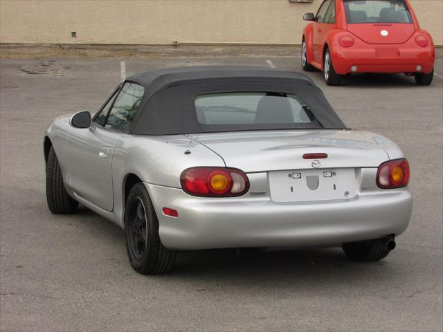 1999 mazda mx-5 miata base 2dr convertible
