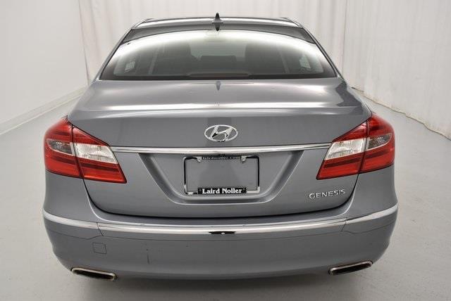 2014 hyundai genesis 3.8l 3.8l 4dr sedan for sale in topeka, kansas