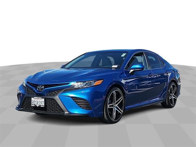 2018 toyota camry le