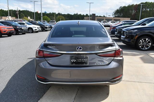 2020 lexus es 300h base
