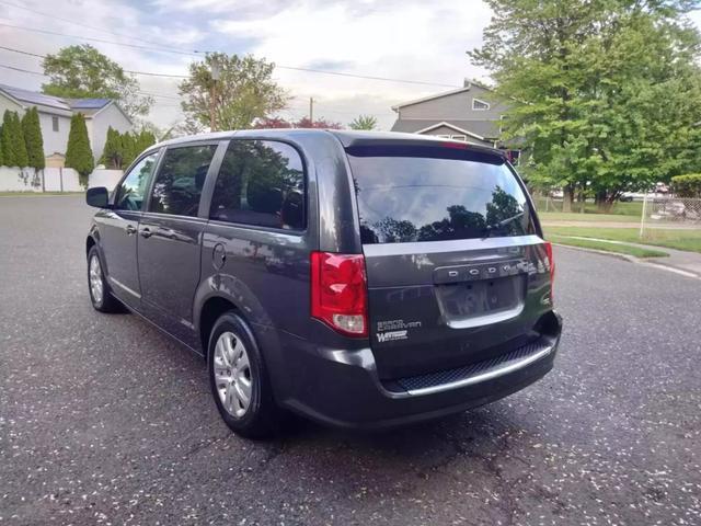 2018 dodge grand caravan se